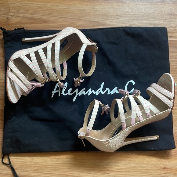 Alejandra G Sandals - Picture 4 of 4